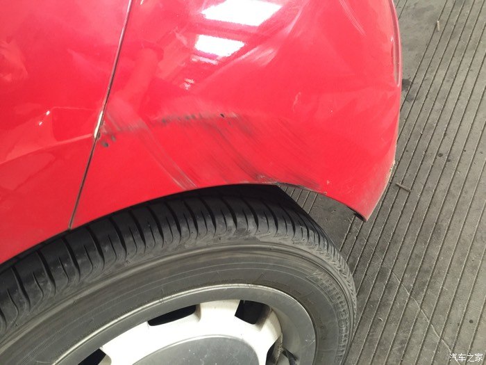 英菲尼迪Q50后尾塑料板車漆輕微刮擦應(yīng)急處理與修復(fù)指南